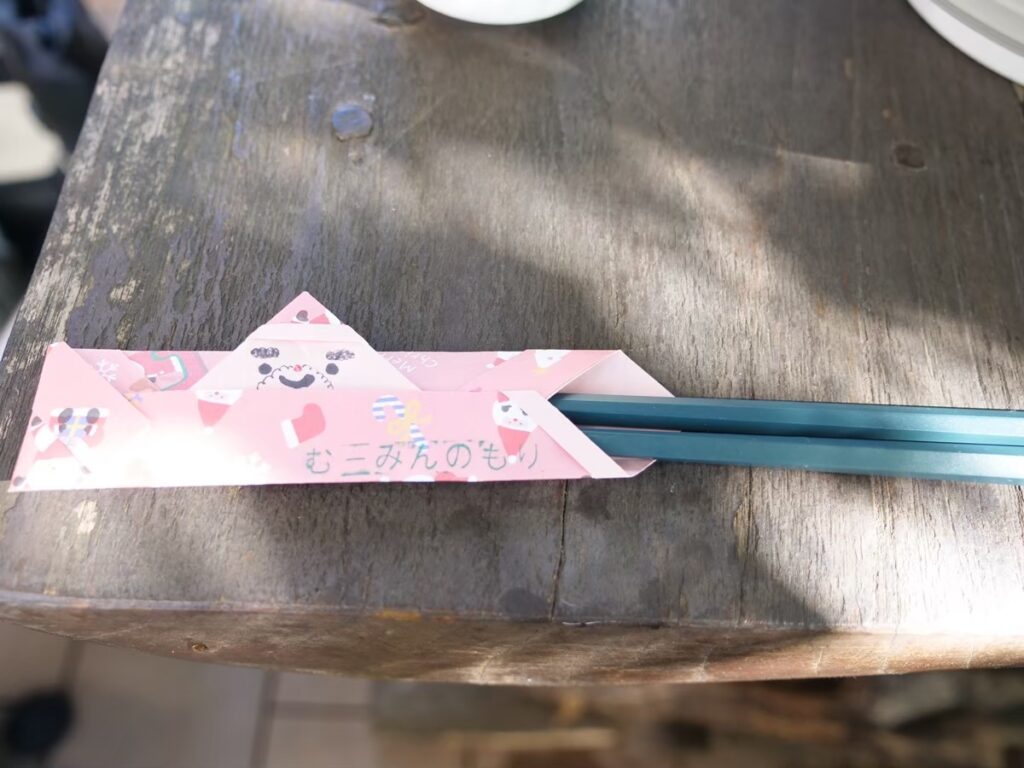 むーみんの森 テラス席と愛犬（夏/伊豆高原）
