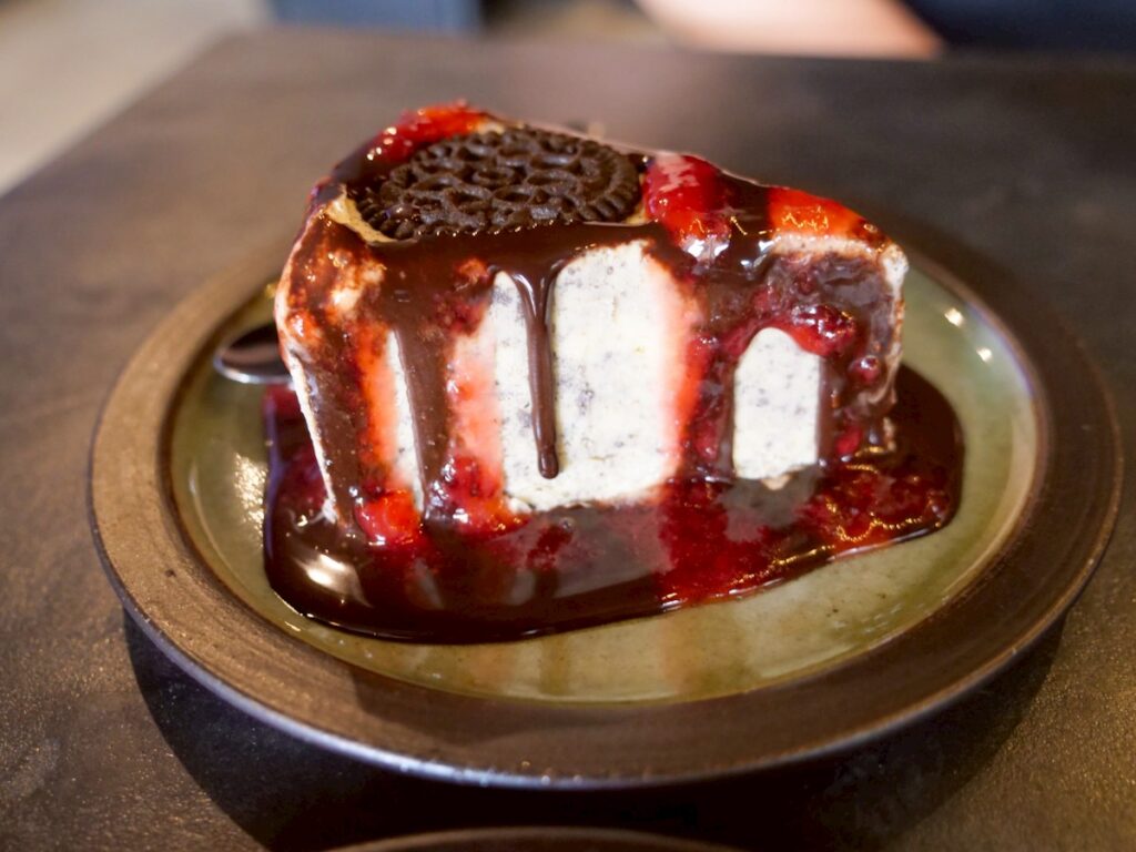massif graceのベリーアイスクリームケーキ