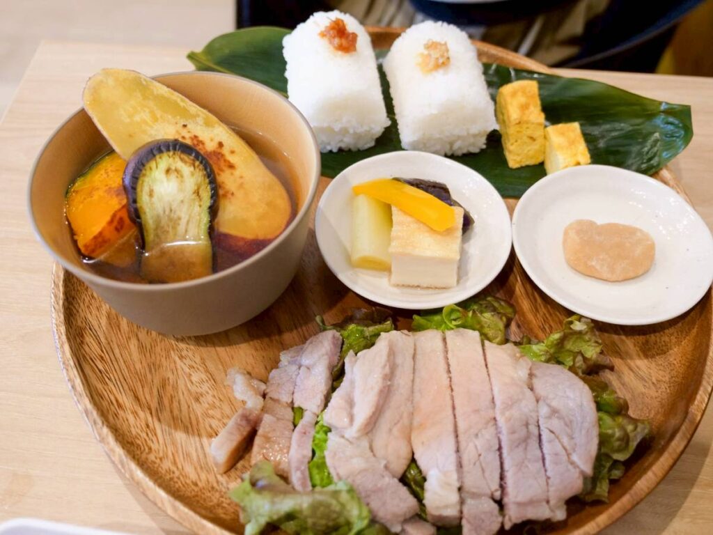 わんカフェ茶尾の豚みそ漬けプレート1,500円